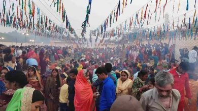 Photo of दक्षिण पूर्वी जिले के अलग अलग घाटों पर उगते सूर्य को अर्घ्य देकर संपन्न हुआ छठ पूजा