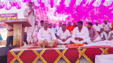 Photo of UP NEWS-परशुराम मंदिर पर ब्राह्मण समाज की बैठक, समाज के उत्थान पर हुई चर्चा
