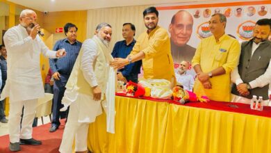 Tea discussion and honor ceremony concluded
