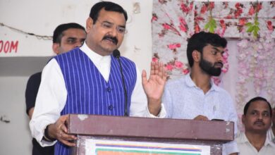 पीलीभीत-सांसद के इस तरह के बयान को देश की रक्षा करने वाले नौजवानों का अपमान करार दिया है:संजय गंगवार 