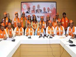 Photo of Gujarat :गुजरात में आप पार्टी में मची भगदड़ ,कोई कर रहा सरेंडर तो कई नेता भाजपा में शामिल