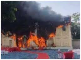 Photo of Hazaribagh Latest News: हजारीबाग के होटल में शादी समारोह के बाद लगी भीषण आग, स्कूली छात्र बाल-बाल बचे, करोड़ों का नुकसान