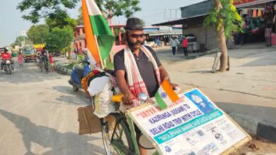 Photo of East Champaran: एक युवक असम से साइकिल चलाकर पर्यावरणीय समस्या को लेकर, प्रधानमंत्री से मिलने पहुंचा बिहार के मोतिहारी