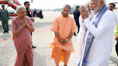 Photo of Varanasi: PM Modi बिहार के लिए रवाना, बाबतपुर एयरपोर्ट से CM Yogi ने किया विदा