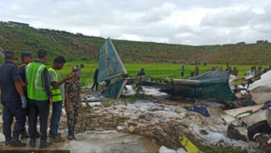 Photo of Nepal Plane Crash Incident: नेपाल के काठमांडू हवाई अड्डे पर विमान दुर्घटना में चार वर्षीय बच्चे सहित 18 लोगों की मौत, कैप्टन बच गया