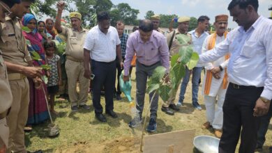 Photo of UP News: प्रकृति का उपहार है वृक्ष , वायु, जल और मिट्टी , रखे इन्हे सहेज कर – नोडल अधिकारी अनिल कुमार सागर