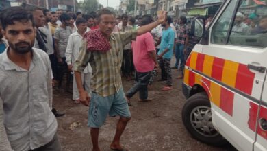 Yamuna Nagar: Angry family members blocked Khajuri Road and Saharanpur Road