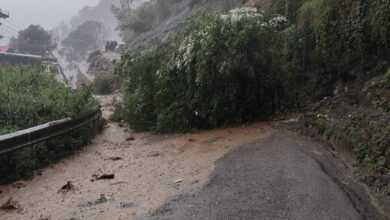 Photo of Shimla: भूस्खलन से दो NH सहित 116 सड़कें बंद, तीन पुलों को नुकसान