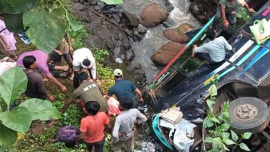 Photo of Mumbai: अमरावती में बस गहरी खाईं में गिरी, 50 से ज्यादा यात्री घायल