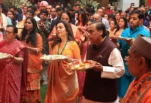 Photo of Ambani’s Ganesh Chaturthi: नीता अंबानी और टीना अंबानी ने एंटीलिया गणेश चतुर्थी उत्सव में एक साथ आरती की अगुवाई की, कई हस्तियाँ हुई शामिल