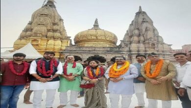 Photo of Varanasi: केंद्रीय मंत्री धर्मेन्द्र प्रधान ने श्री काशी विश्वनाथ और बाबा काल भैरव के दरबार में लगाई हाजिरी