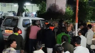 Photo of Mp News- युवक ने युवती को मारी गोली, गंभीर हालत में जिला अस्पताल रेफर