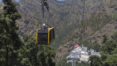 Photo of Jammu- रोपवे परियोजना के विरोध में प्रदर्शन, दुकानदारों व मजदूरों ने चाैथे दिन रखी हड़ताल, पुलिस पर पथराव