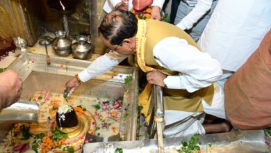 Photo of Varanasi: उपमुख्यमंत्री केशव प्रसाद मौर्य ने श्री काशी विश्वनाथ मंदिर में किया दर्शन पूजन