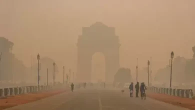 Photo of Delhi Air Pollution: बेंगलुरु में सिगरेट पियो और दिल्ली में योगा करो बात एक ही है…