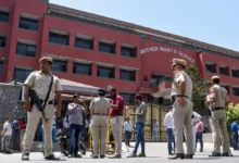 Photo of Bomb Threats To Delhi Schools: दिल्ली के स्कूलों में बम की धमकी के बाद 12वीं कक्षा का छात्र हिरासत में