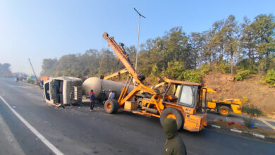 Photo of Jharkhand- चुट्टूपालू घाटी में एलपीजी गैस का टैंकर पलटा, जाम हुआ एनएच 33