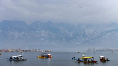 Photo of Jammu-Kashmir: कश्मीर घाटी में शीतलहर के प्रकोप जारी, सोनमर्ग में सबसे कम तापमान -12.8 डिग्री सेल्सियस दर्ज