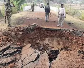 Photo of Chhattisgarh: माओवादियों द्वारा सुरक्षा वाहन को उड़ाए जाने से 9 लोगों की मौत