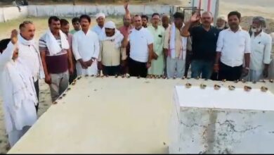Kaushambhi News: Congressmen paid tribute to the soldiers martyred during Operation Sindoor and raised slogans of Pakistan Murdabad