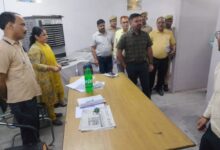 Kushinagar News: District Magistrate inspected various offices and desks of the Collectorate