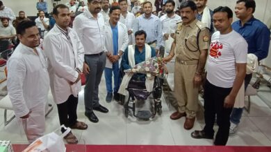 Mau News: Samarpan Foundation manager Abhishek Pandey honored on World Thalassemia Day