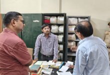 Chandauli News: DM instructed the desk assistants to maintain the records in a better manner