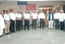 Ghosi News: SDM Anand Kanaujia's father passed away, a sad atmosphere in the tehsil premises