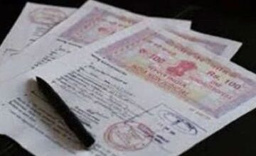 Kushinagar: License of two vendors cancelled for selling stamps at higher price