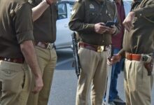 Kaushambhi News: A young man was seriously injured due to police brutality, admitted to the district hospital