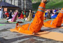 Devbhoomi Uttarakhand became Yogmay: President Murmu did yoga in Dehradun, said - "Uttarakhand is the center of yoga, consciousness and heritage of the country"