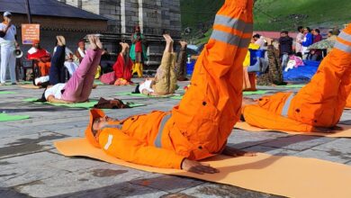 Devbhoomi Uttarakhand became Yogmay: President Murmu did yoga in Dehradun, said - "Uttarakhand is the center of yoga, consciousness and heritage of the country"