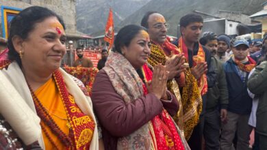 Uttarakhand: Delhi Chief Minister Rekha Gupta reached Kedarnath Dham with family, performed special worship