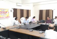 Chandauli News: If there is a complaint of absence of Panchayat Assistants in Panchayat Bhawan, then DPRO and BDO will be responsible- District Magistrate