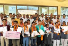 Chandauli News: Study with hard work and dedication: MLA Kailash Acharya