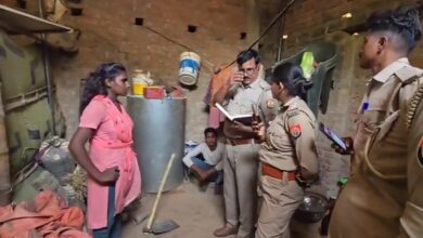 Kaushambhi News: Mother and daughter die under suspicious circumstances after consuming poisonous substance