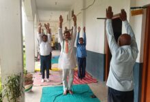 Ghosi (Mau): Yoga camp organized on International Yoga Day under the chairmanship of Congress District President at Lakshmi Shankar Intermediate College, Kalyanpur