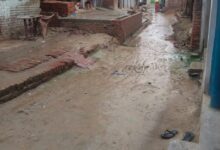 Kaushambhi News: Teacher bent on illegal construction work on the basis of bullying