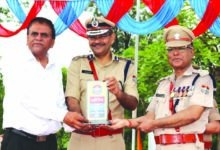 Uttarakhand: Red Cross Chairman Dr. Naresh Chaudhary honored by Inspector General of Police