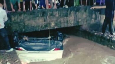 Car falls into overflowing canal, four people including an innocent child die a painful death