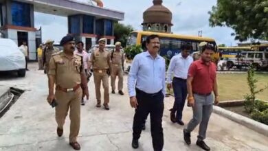 Kaushambhi news: DM inspected the Review Officer and Assistant Review Officer examination centers