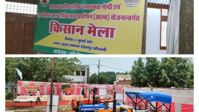 Kaushambhi news: Waterlogging due to heavy rains became a problem for a Dalit family, a helpless family was wandering on the road with small children all night
