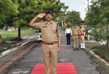 Kaushambhi news: SP took the salute of the parade, inspected the police line