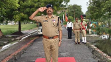 Kaushambhi news: SP took the salute of the parade, inspected the police line