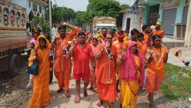 Kanwar Yatra 2025: Kanwariyas left for Baiju Baba temple after taking water from Vindhyavasini