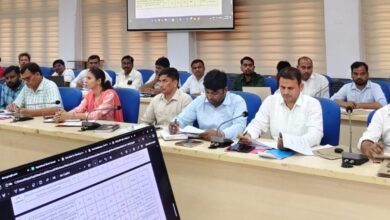Kaushambhi news: DM Madhusudan Hulgi reviewed aspirational development blocks