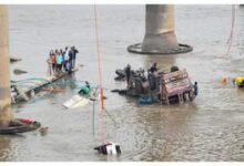 Gujarat Bridge Collapsed: Gambhira bridge connecting Anand-Vadodara collapsed, 9 dead, many vehicles fell into the river due to bridge collapse