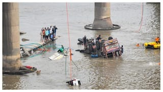 Gujarat Bridge Collapsed: Gambhira bridge connecting Anand-Vadodara collapsed, 9 dead, many vehicles fell into the river due to bridge collapse