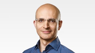 Apple appoints COO: Apple brings new leadership to operations by appointing Sabih Khan as COO