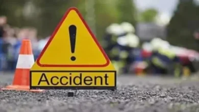 Kaushambhi news: Devotees' vehicle overturned while trying to overtake, 18 injured